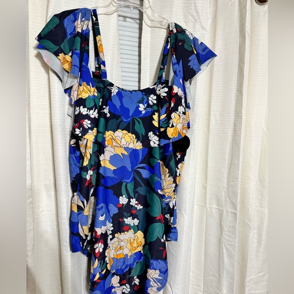 Plus Bathingsuit - Picture 4 of 4